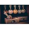 Étagère à épices en bois de style vintage avec patine noire et 15 bulles en verre - Bulles d'épices