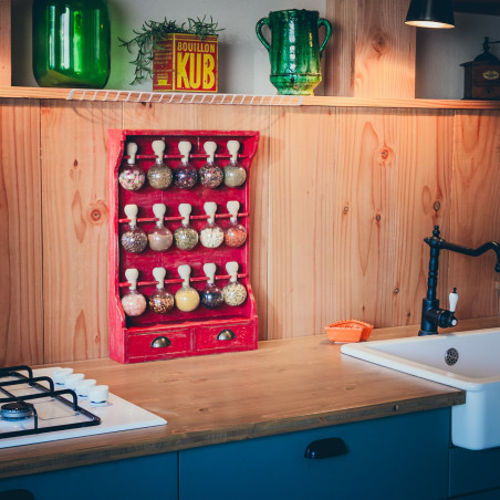 Vintage Style Wooden Spice Rack with 15 Glass Bubbles (Red Patina) - Bulles d'épices