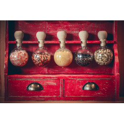 Vintage Style Wooden Spice Rack with 15 Glass Bubbles (Red Patina) - Bulles d'épices